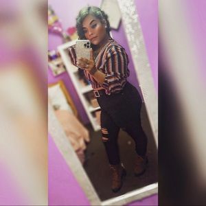 Meet your Posher, Karol